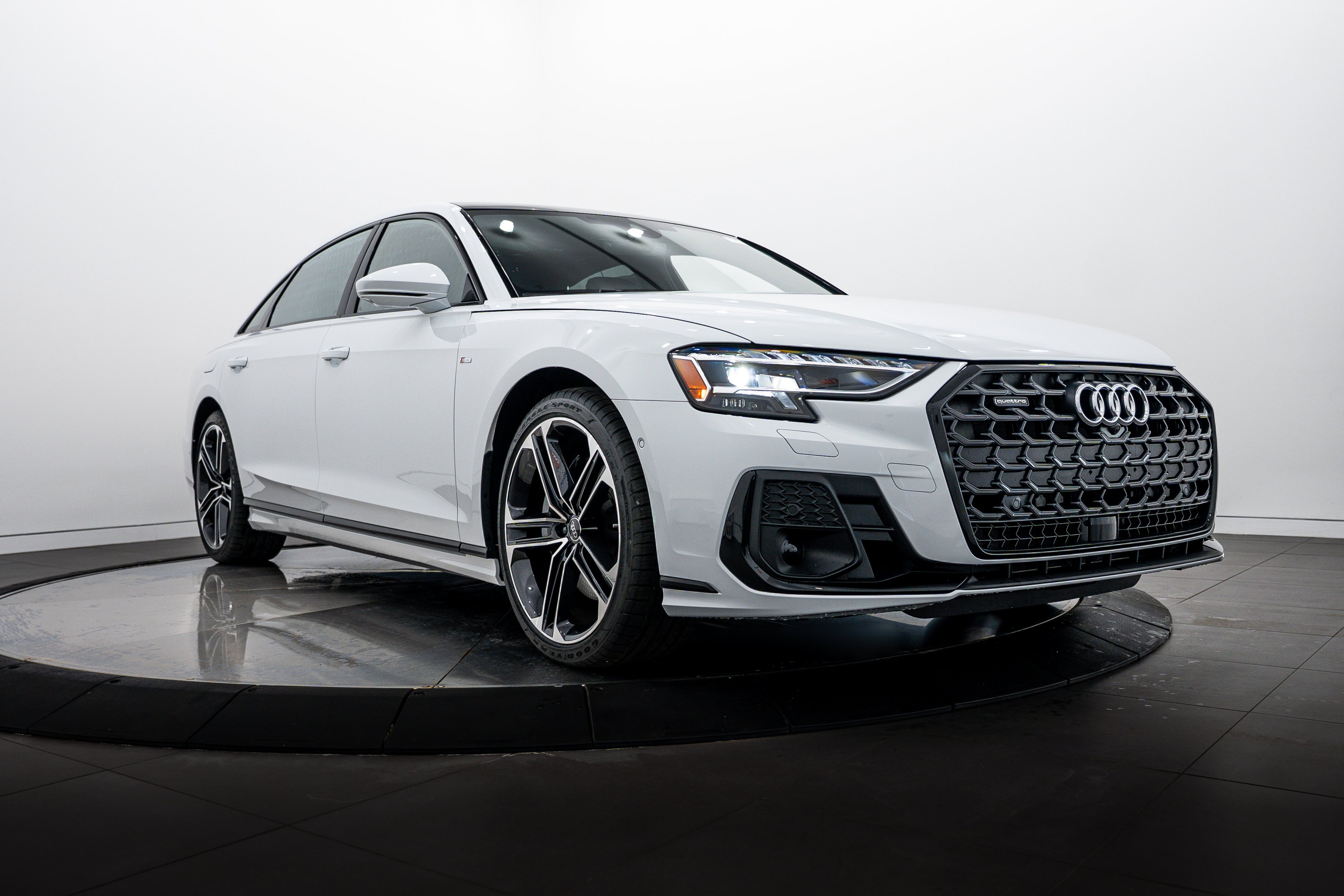 2026 Audi A8 55 TFSI L quattro Tiptronic's photo