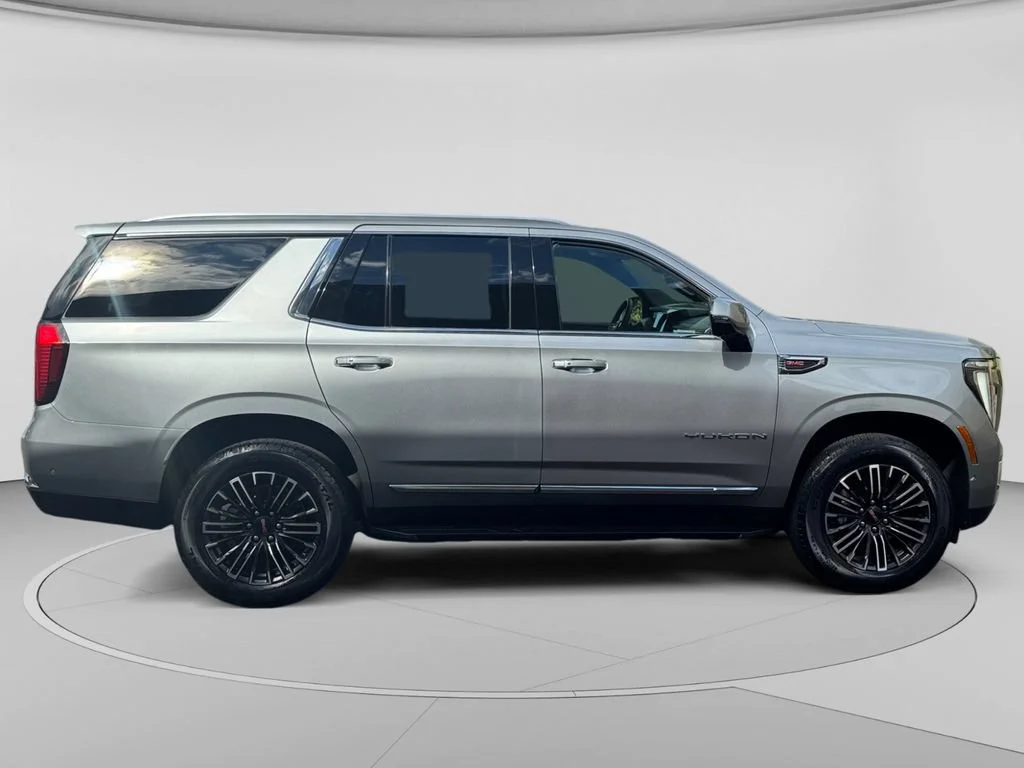 Certified Used 2025 Sterling Metallic GMC Elevation image 6