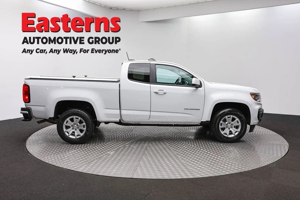 Used 2022 White Chevrolet LT image 4