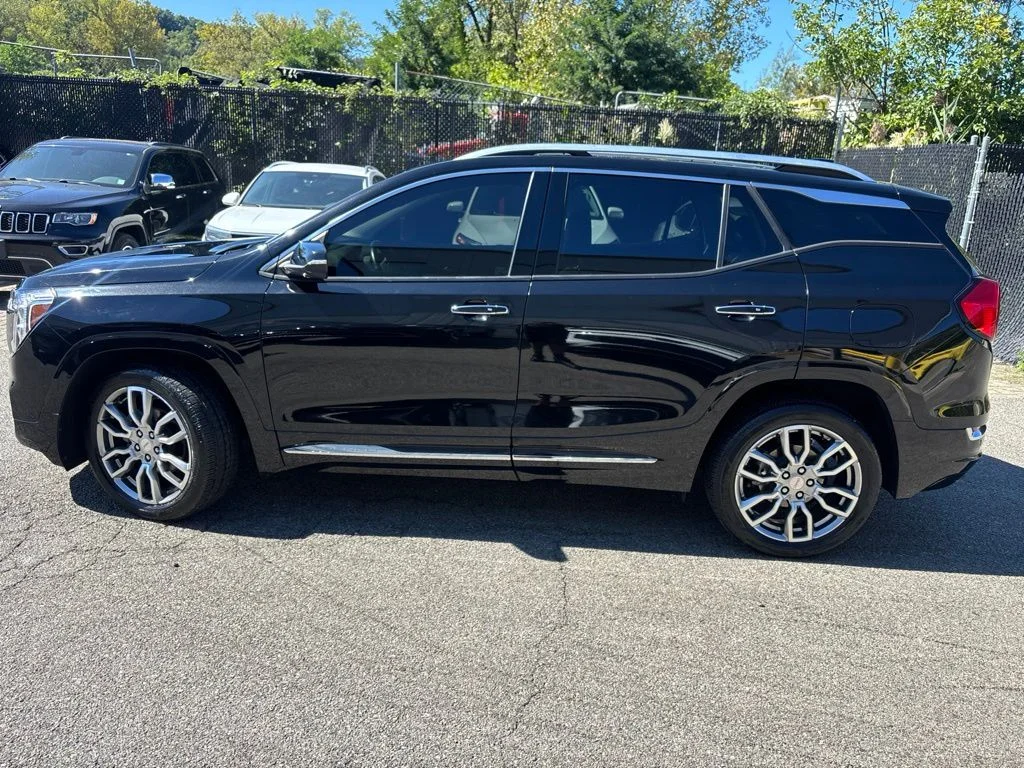 Used 2023 Black GMC Denali image 3