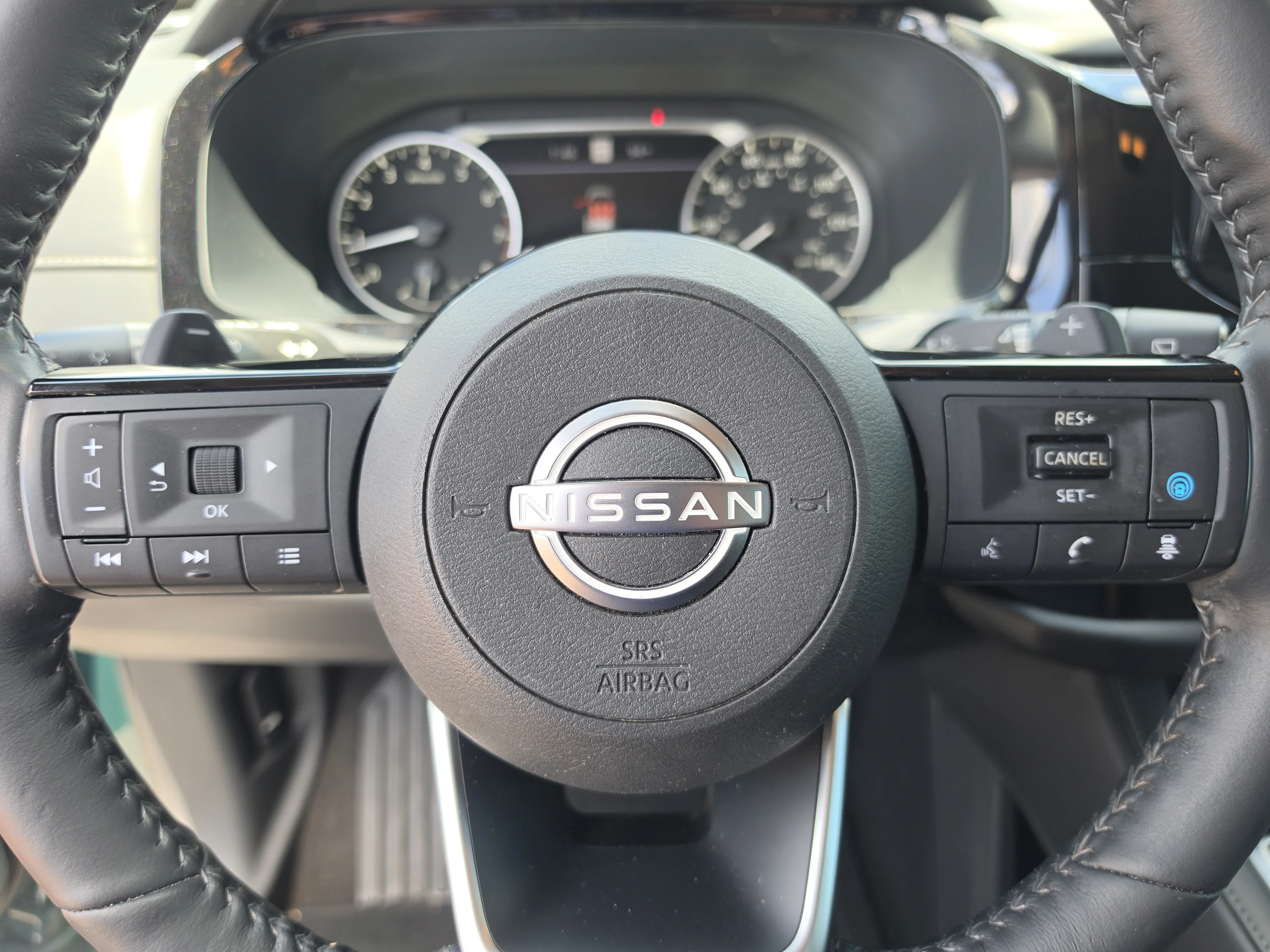 Used 2023 Obsidian Green Pearl Nissan SL image 36