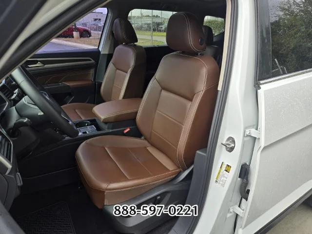 Used 2022 Pure White Volkswagen 3.6L V6 SE W/TECHNOLOGY image 9