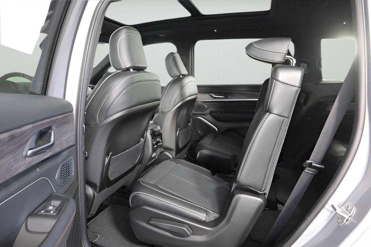 2025 Jeep Grand Cherokee L Overland - Photo 7