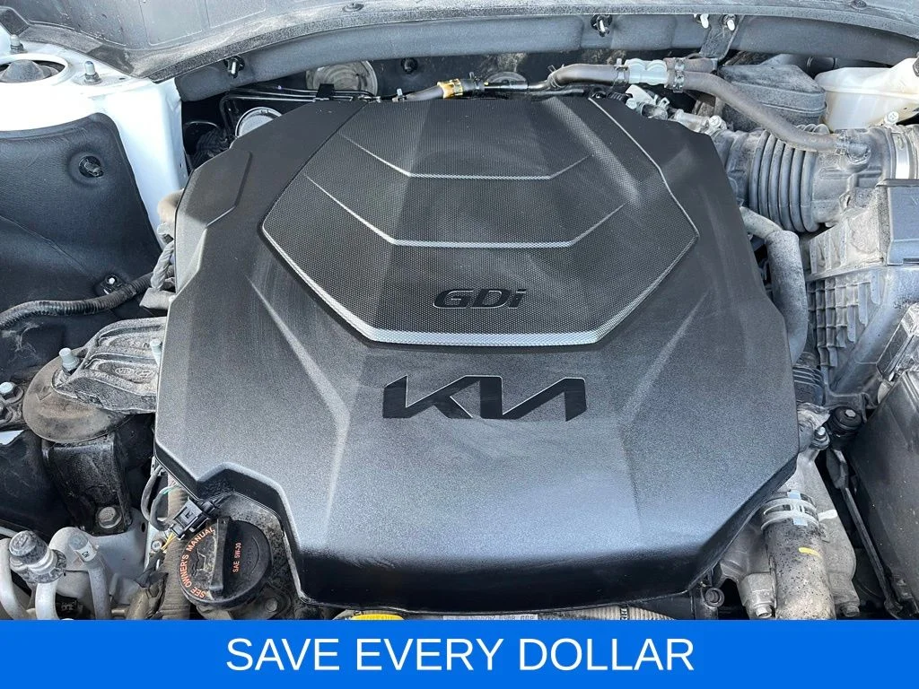 Used 2023 White Kia S image 28