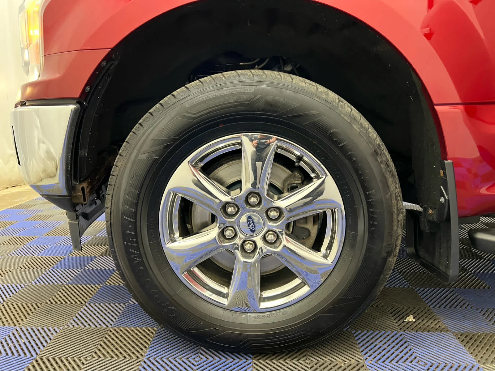 Used 2019 Ruby Red Metallic Tinted Clearcoat Ford XLT image 12
