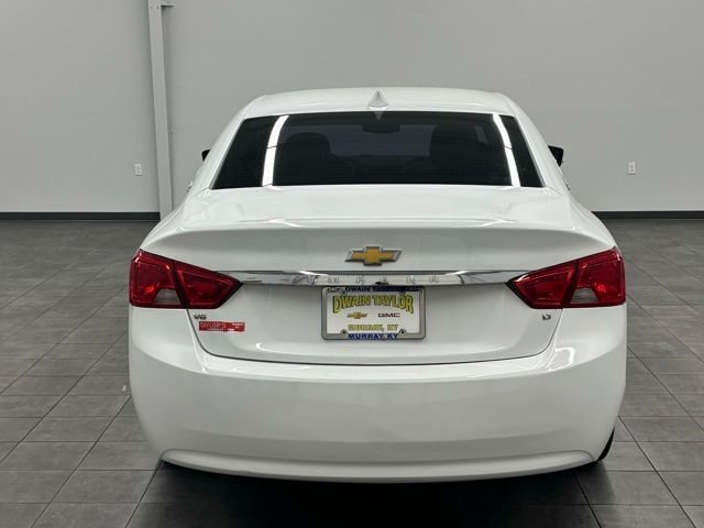 Used 2016 White Chevrolet LT image 3
