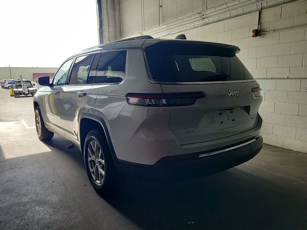 Used 2023 Bright White Clearcoat Jeep Limited image 4