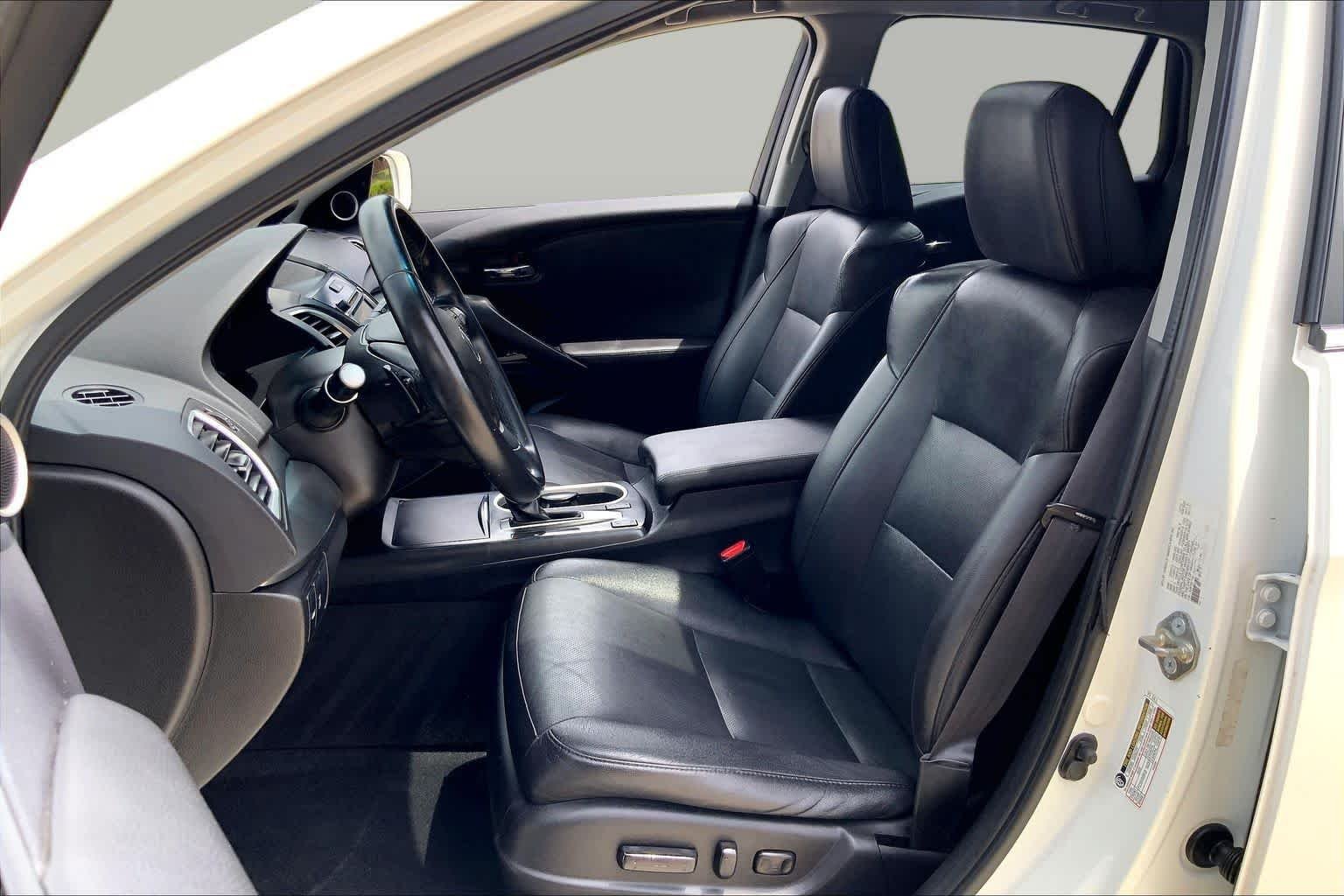 Used 2017 White Diamond Pearl Acura w/Technology Pkg image 8