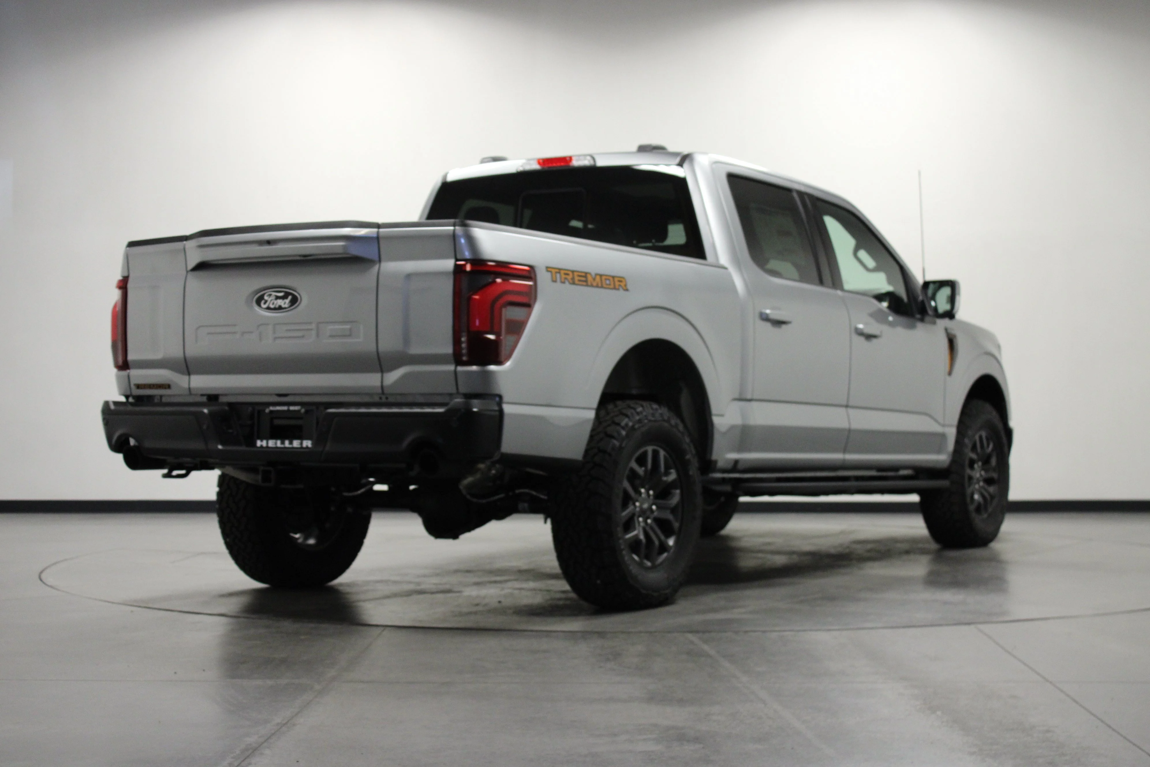 New 2026 Iconic Silver Metallic Ford Tremor® image 4