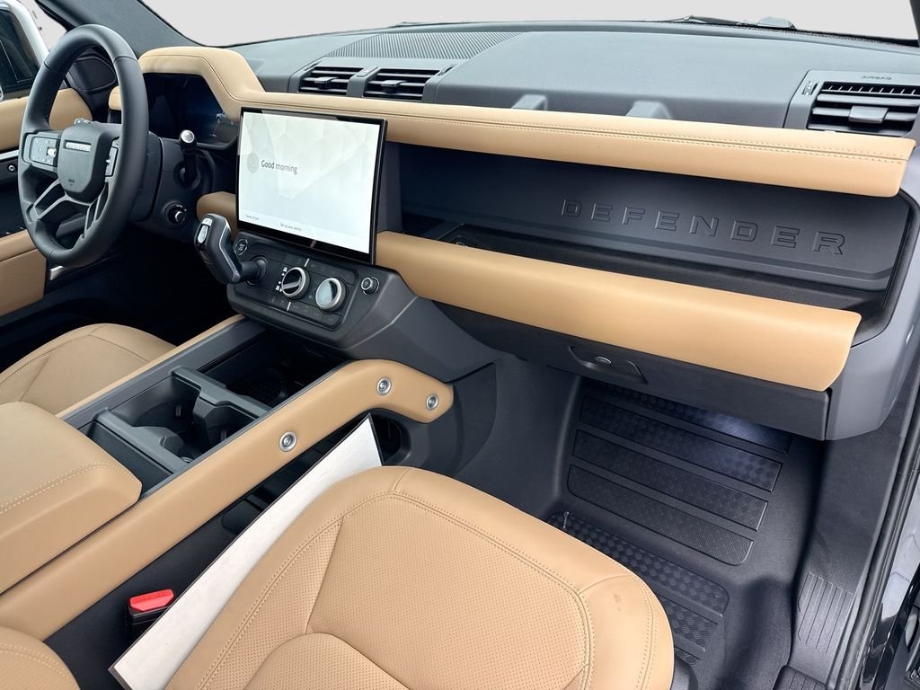 New 2026 Santorini Black Land Rover S image 15