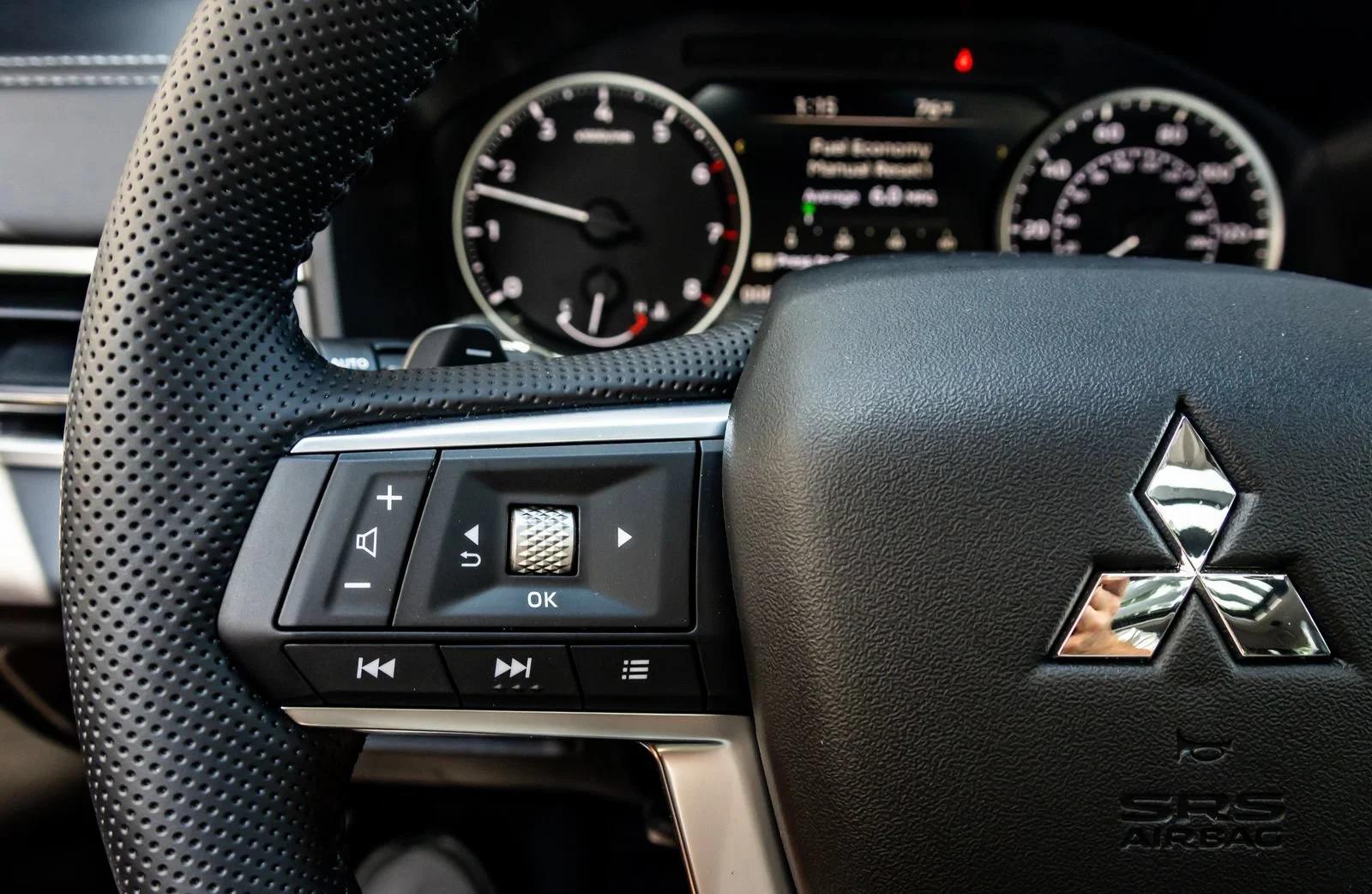 New 2026 White Mitsubishi Trail Edition image 29