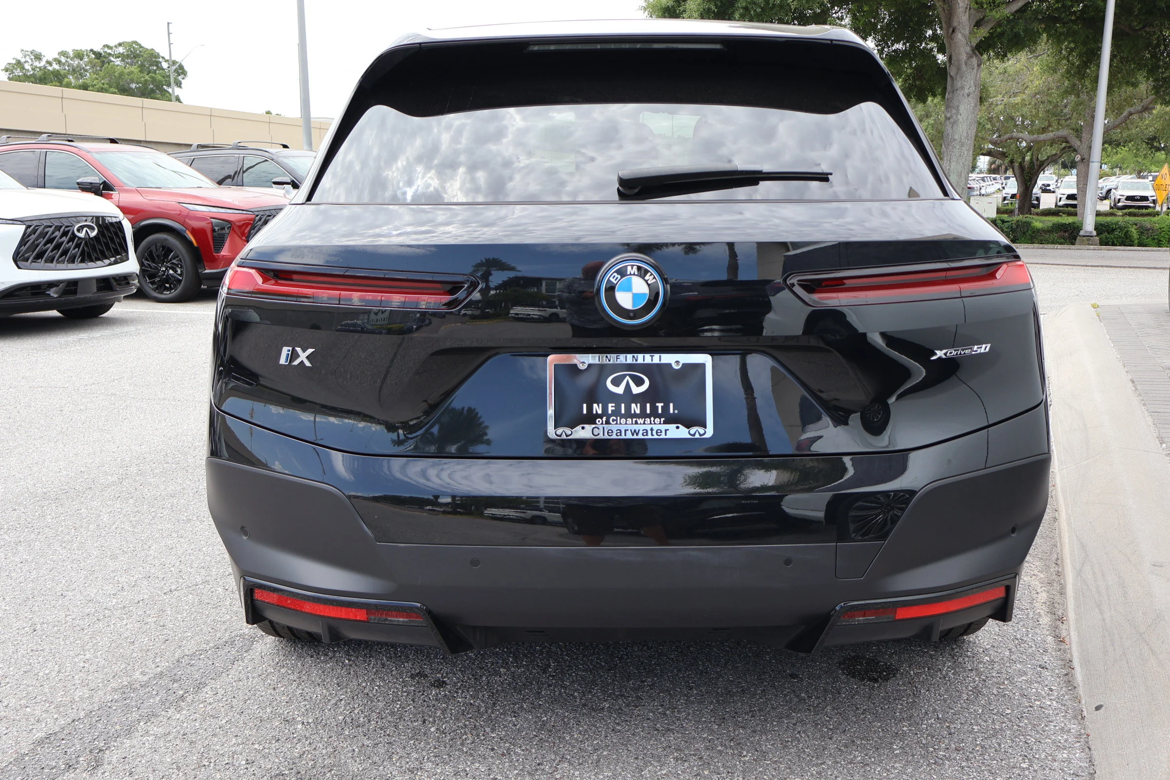 2025 BMW iX 50 - Photo 8