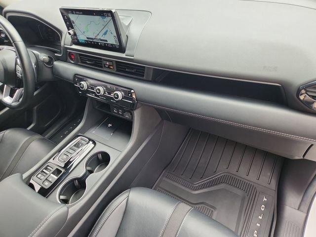 Used 2023 White Honda Touring image 29