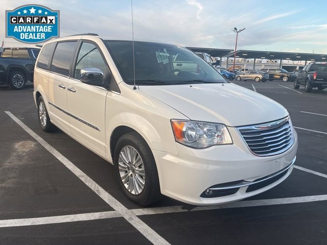 2013 Chrysler Town & Country Touring-L
