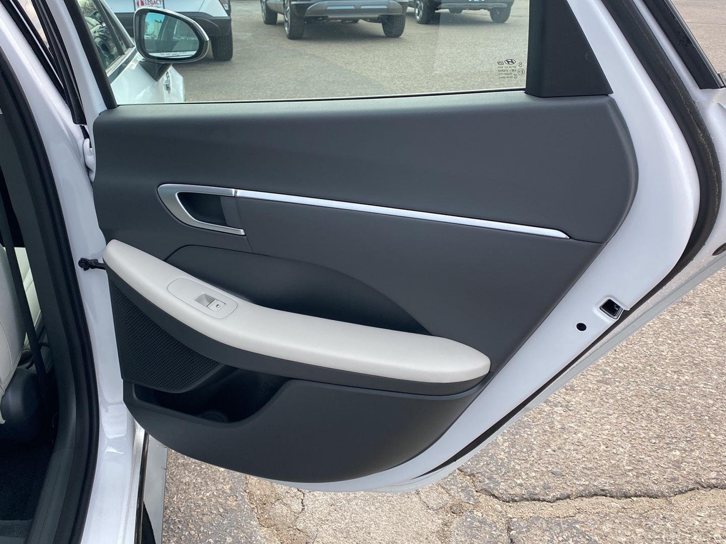 2026 Hyundai Sonata SEL - Photo 17