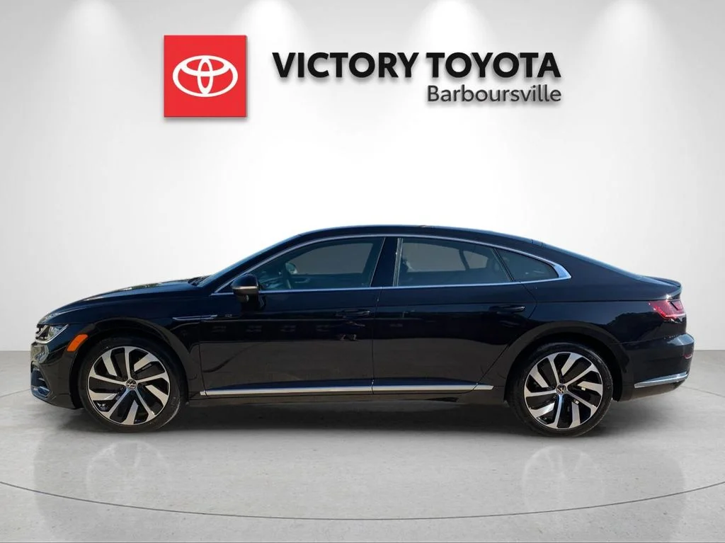 Used 2021 Black Volkswagen 2.0T SEL R-Line image 2