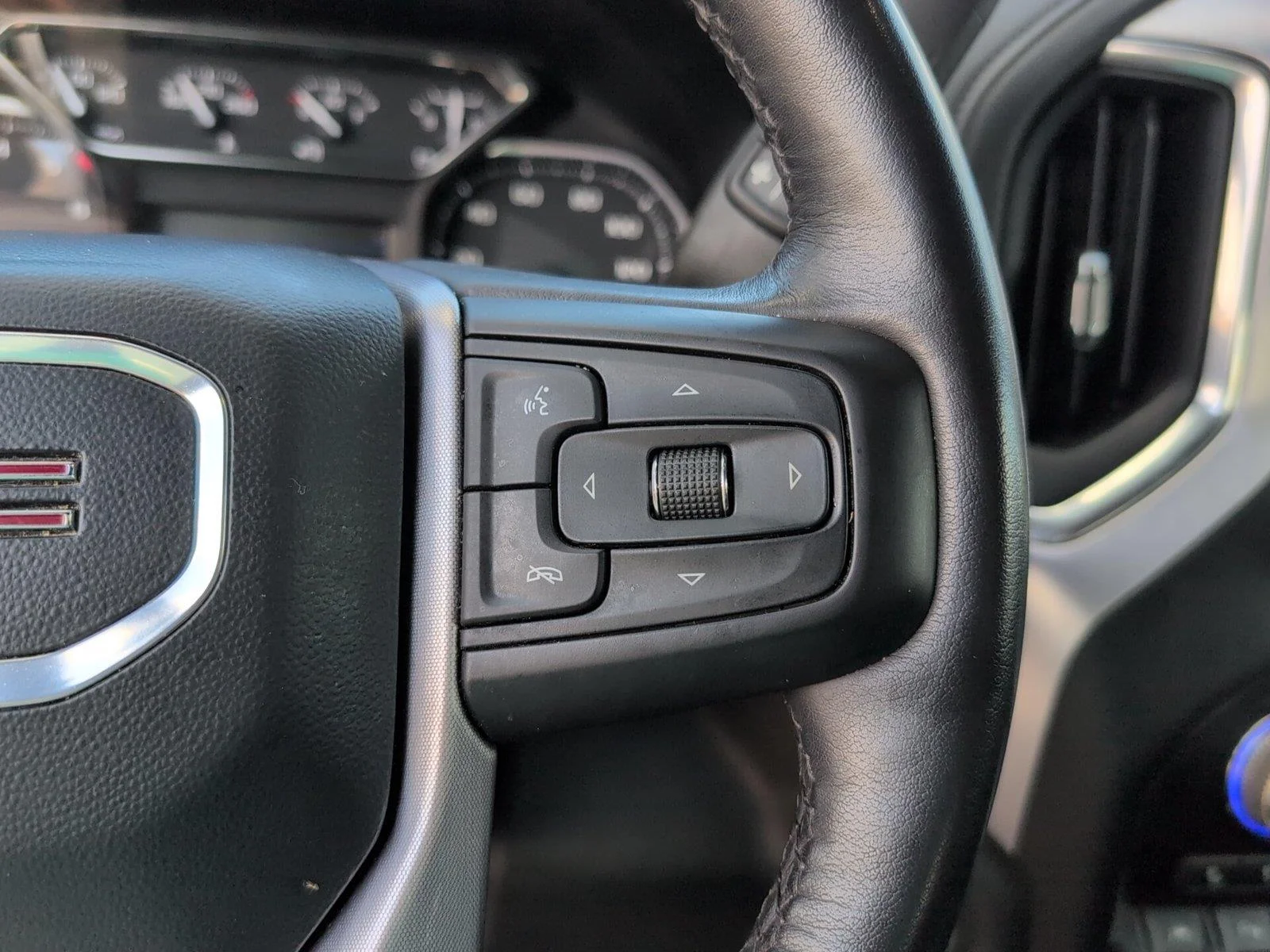 Used 2022 QUICKSILVER METALLIC GMC SLT image 27