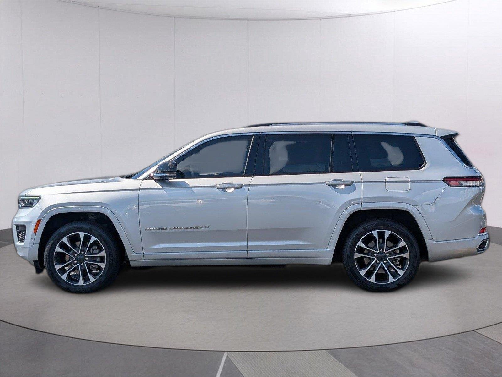 Used 2023 Silver Zynith Jeep Overland image 2