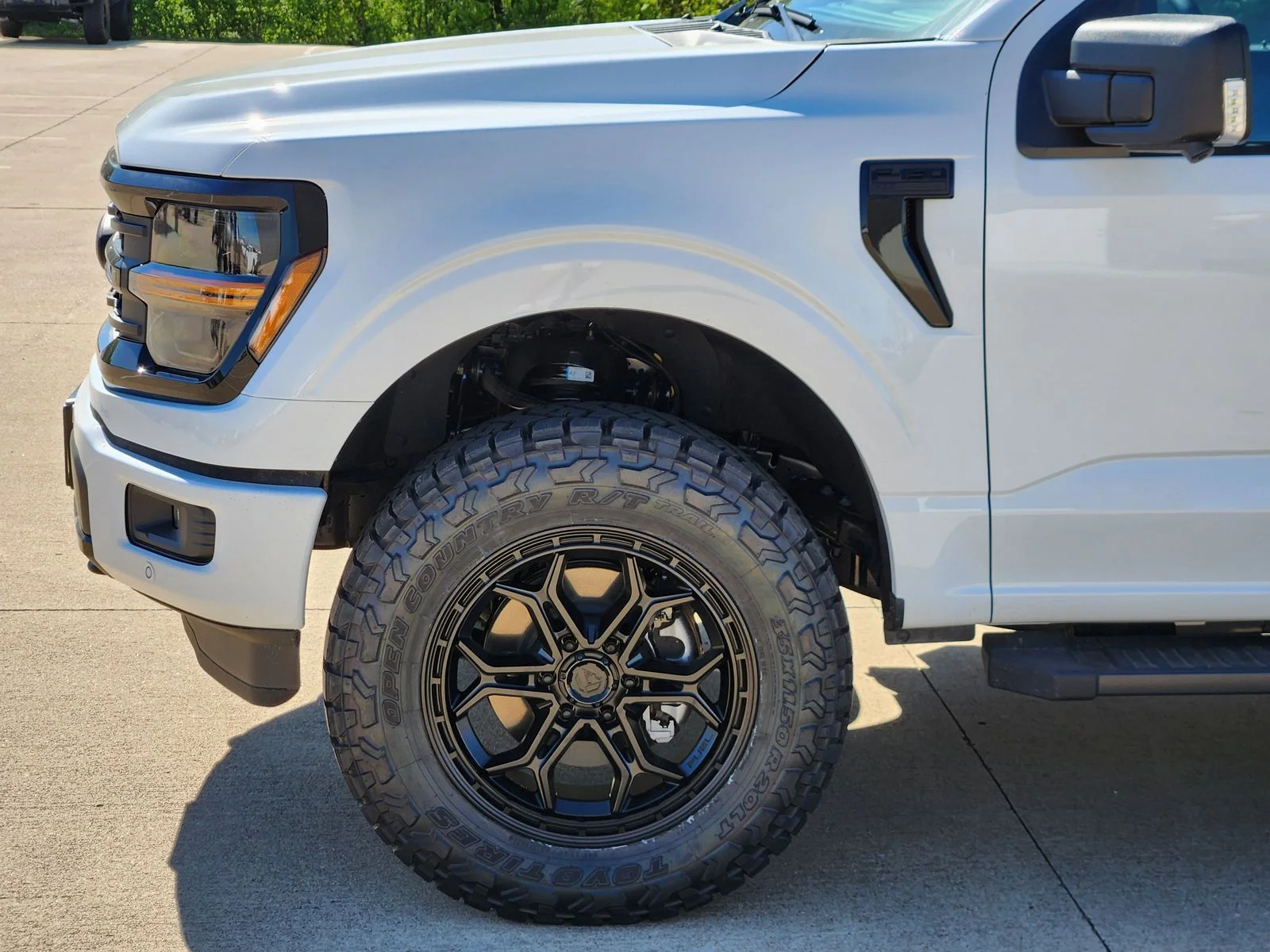 New 2026 Oxford White Ford XLT image 6