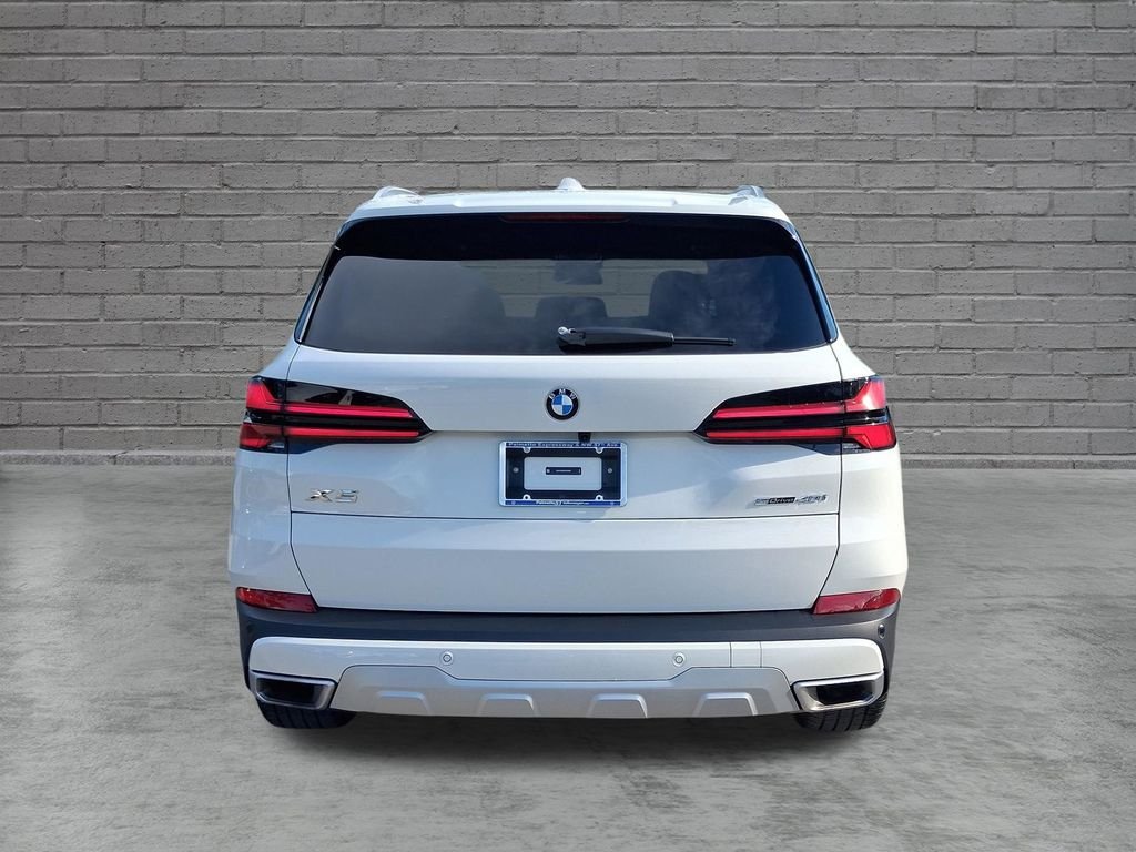 Used 2026 White BMW sDrive40i image 9