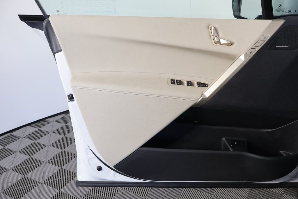 Certified Used 2024 Alpine White BMW xDrive50 image 12