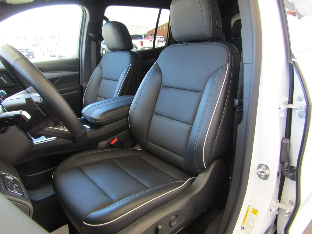 Used 2025 White Buick Preferred image 24