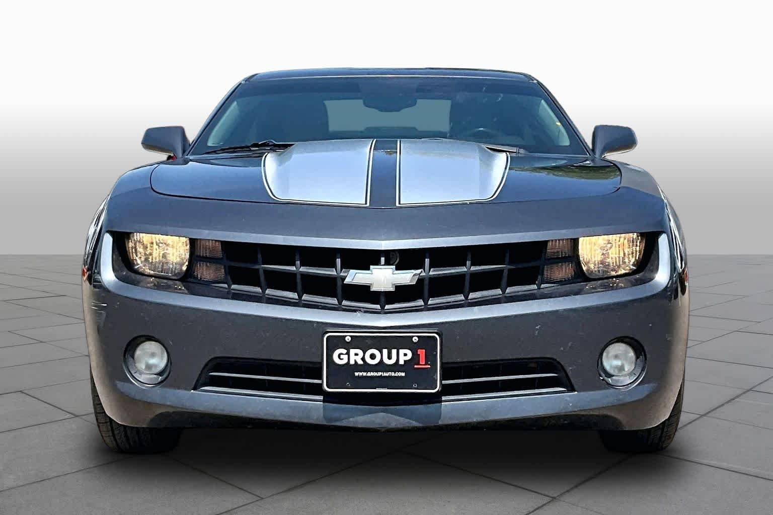 Used 2010 Cyber Gray Metallic Chevrolet 2LT image 3