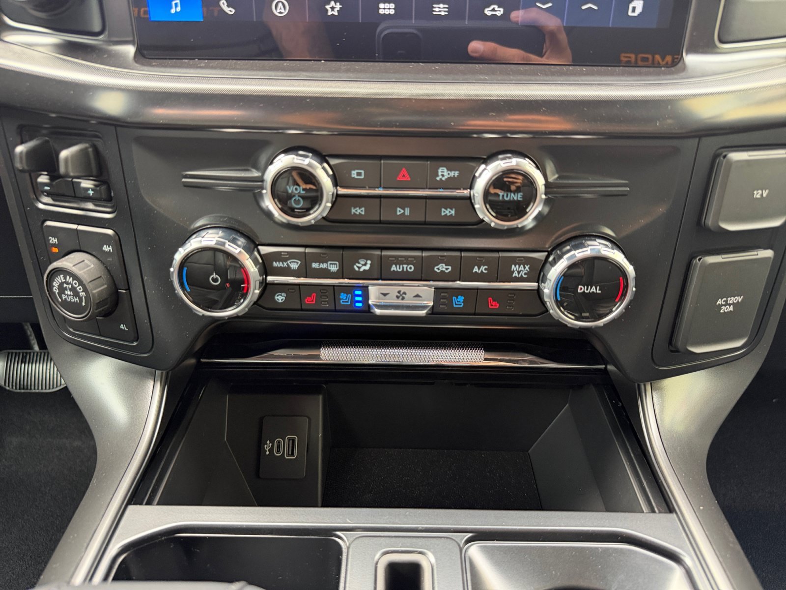 New 2026 Carbonized Gray Metallic Ford Tremor image 22
