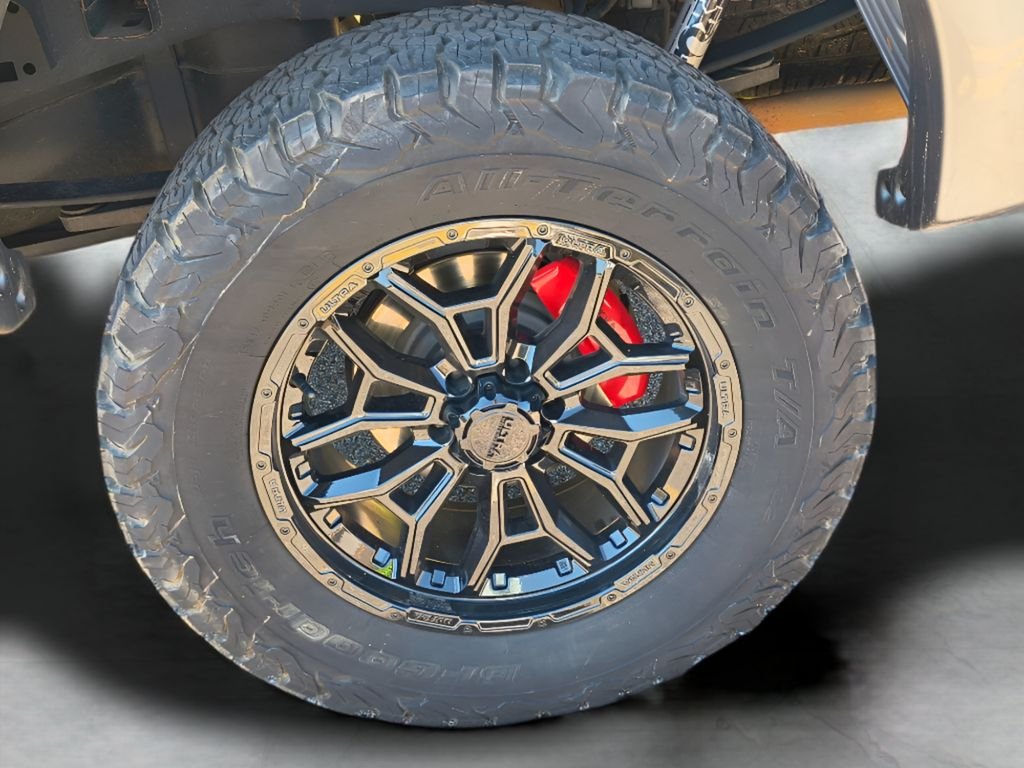 Used 2022 Iconic Silver Metallic Ford XLT image 12
