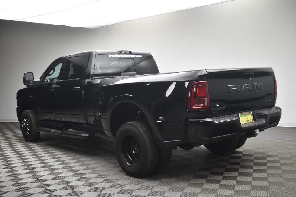 New 2026 Diamond Black Crystal Pearl-Coat Exterior Paint RAM Laramie image 13