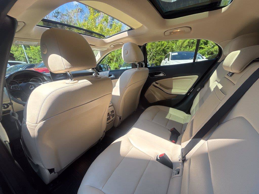 Used 2019 Black Mercedes-Benz GLA 250 image 6