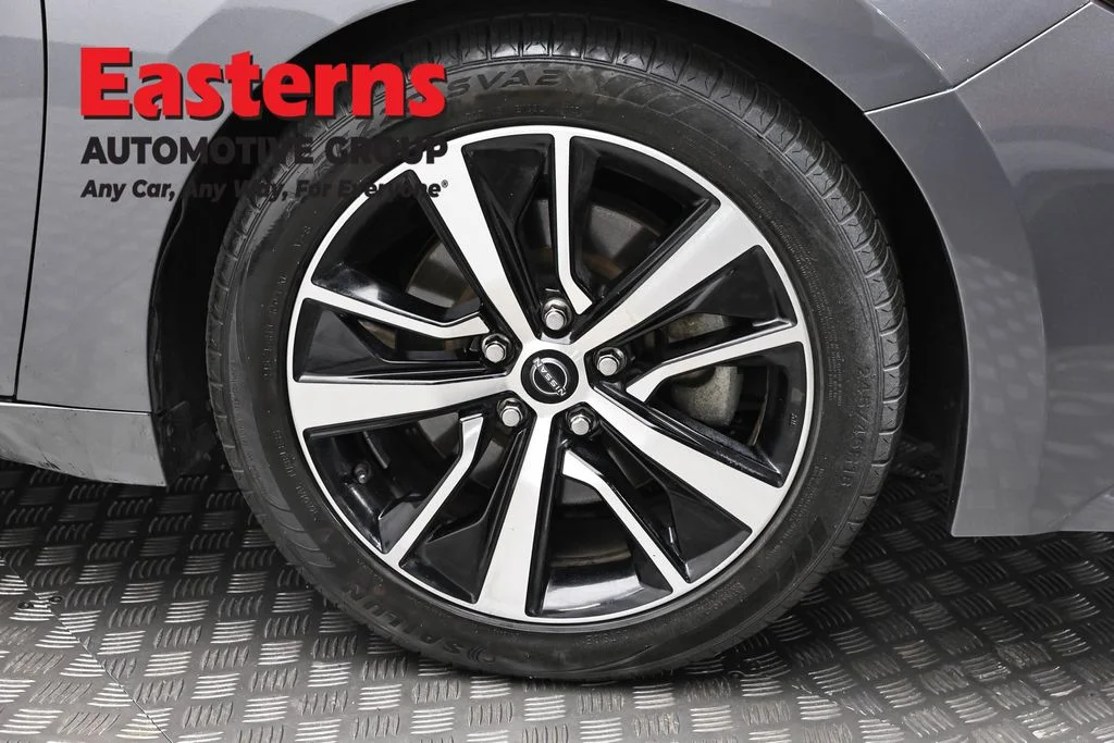 Used 2023 Gray Nissan SV image 32
