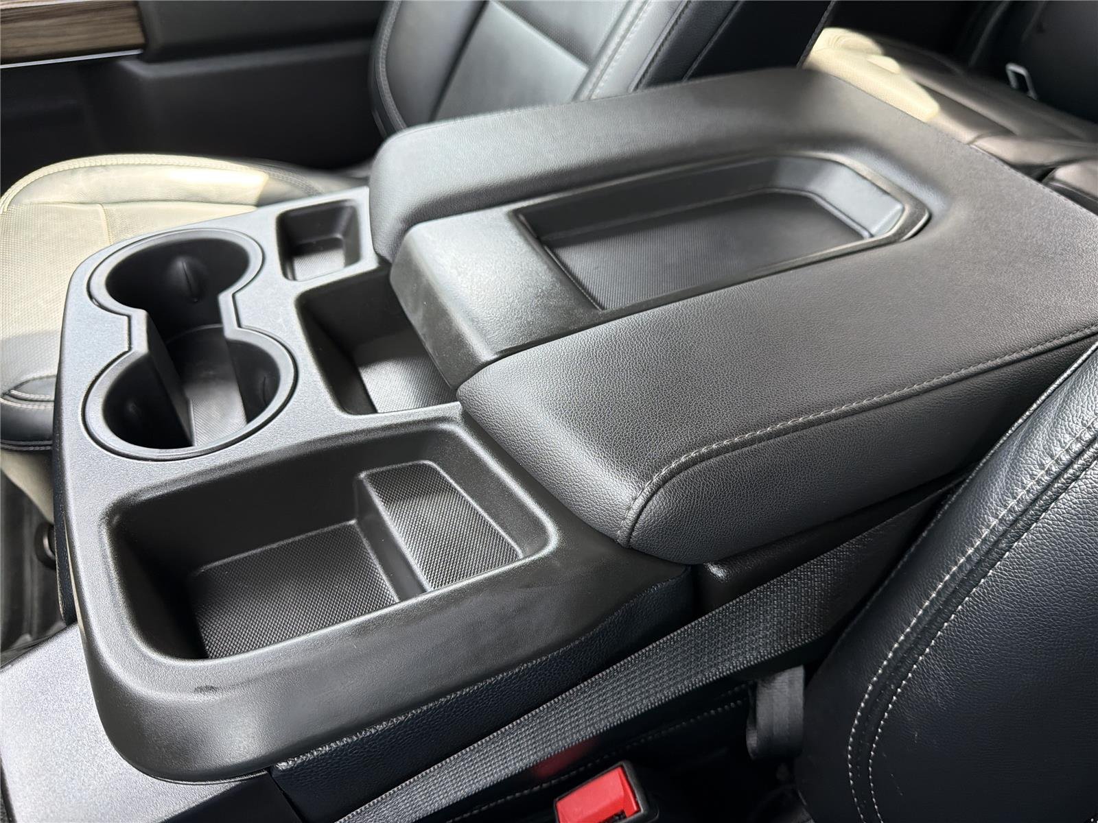 Used 2020 Iridescent Pearl Tricoat Chevrolet LT image 8