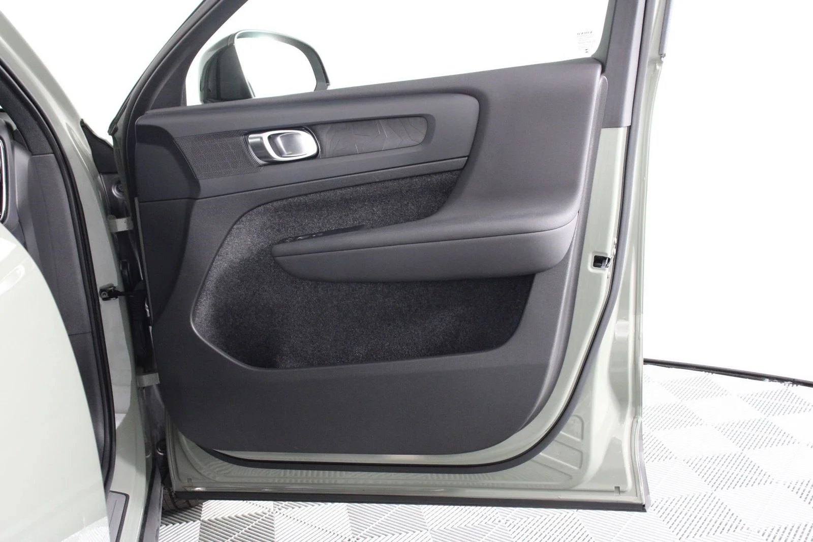 Certified Used 2023 Green Volvo Twin Plus image 21