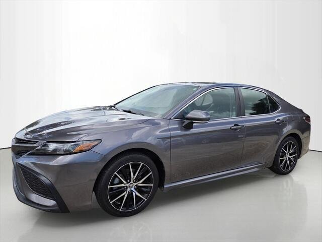 Used 2022 Predawn Gray Mica Toyota SE image 9