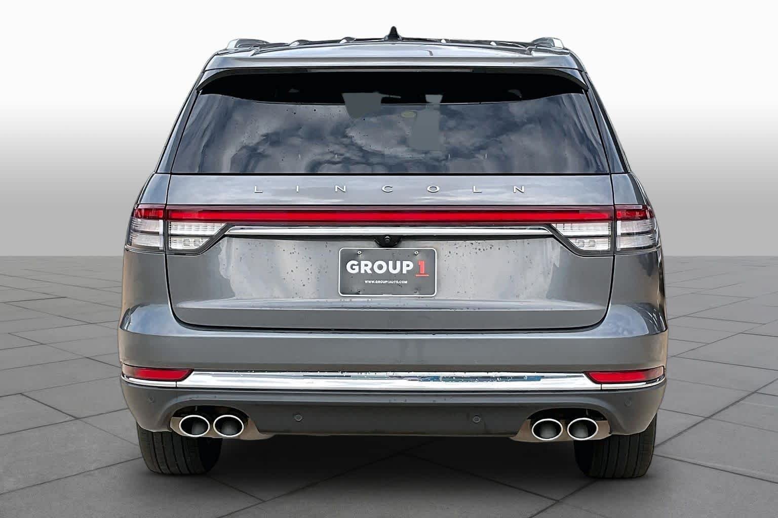 Used 2024 Asher Gray Metallic Clearcoat Lincoln Reserve image 11