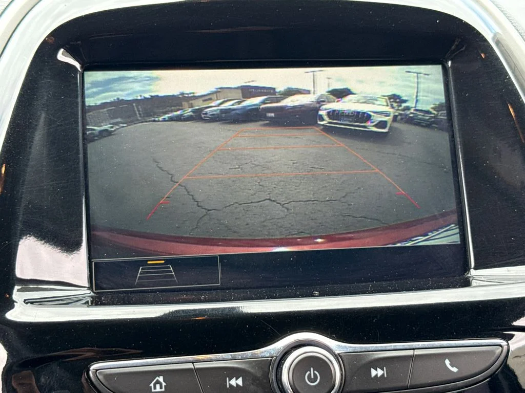 Used 2022 Red Chevrolet LS image 33