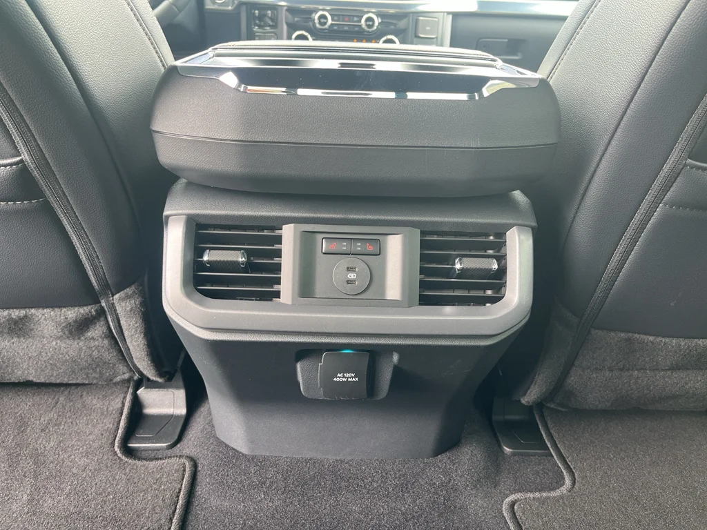 New 2026 Star White Metallic Tri-Coat Ford Lariat® image 30