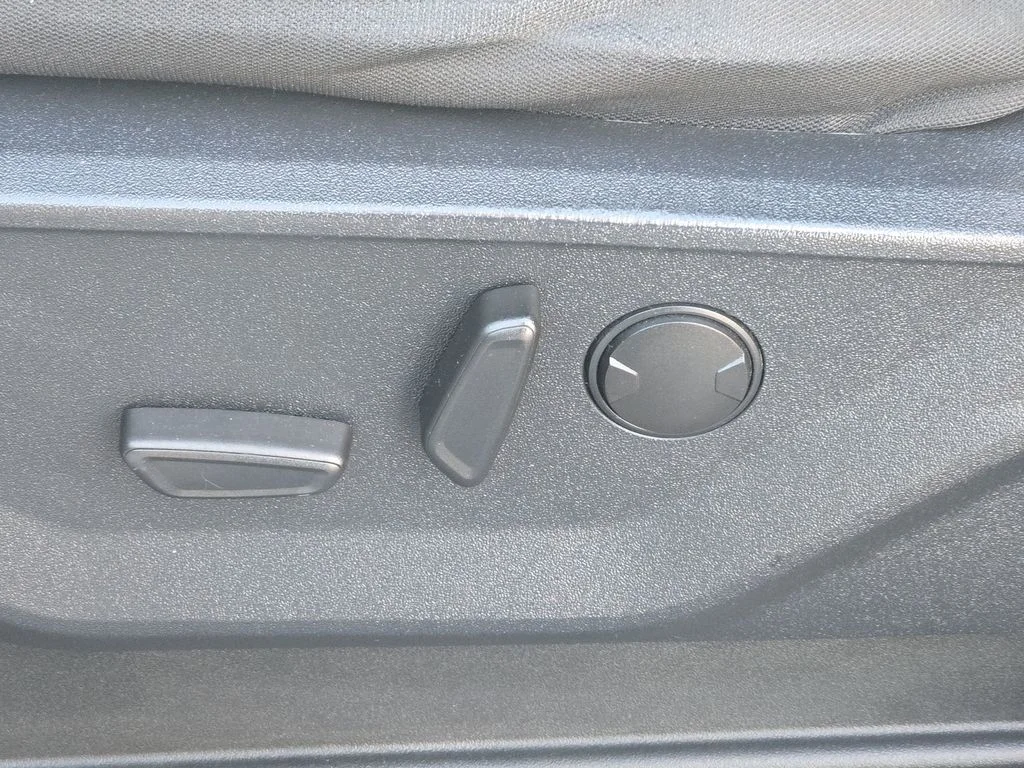 Used 2022 White Ford XLT image 26