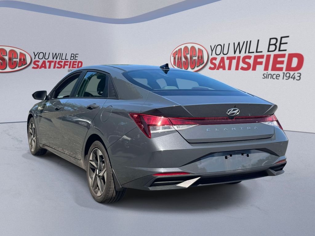 Used 2023 Gray Hyundai SEL image 4