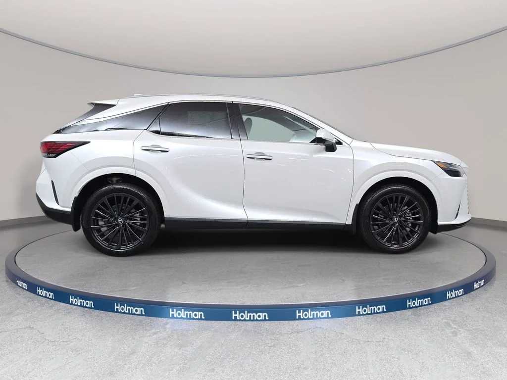 New 2026 Eminent White Pearl Lexus PREMIUM image 4