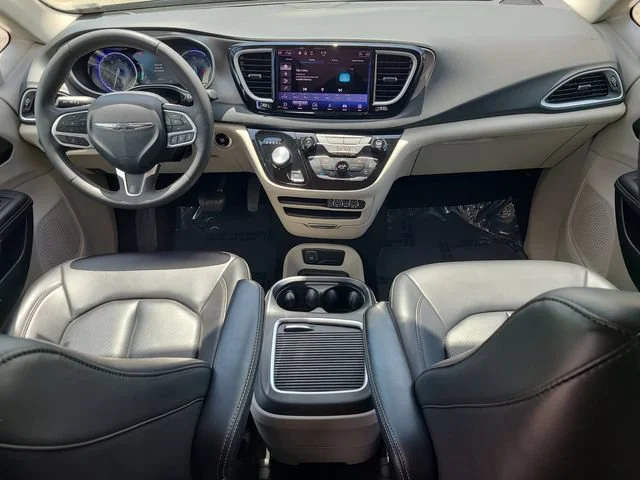 Used 2023 Gray Chrysler Touring L image 11