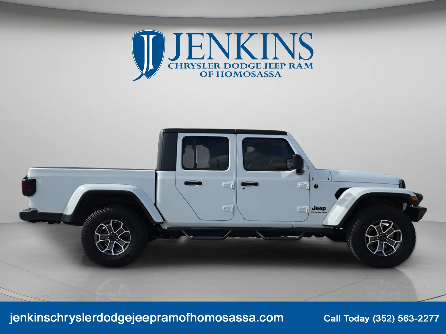 Used 2020 Bright White Clearcoat Jeep Altitude image 3