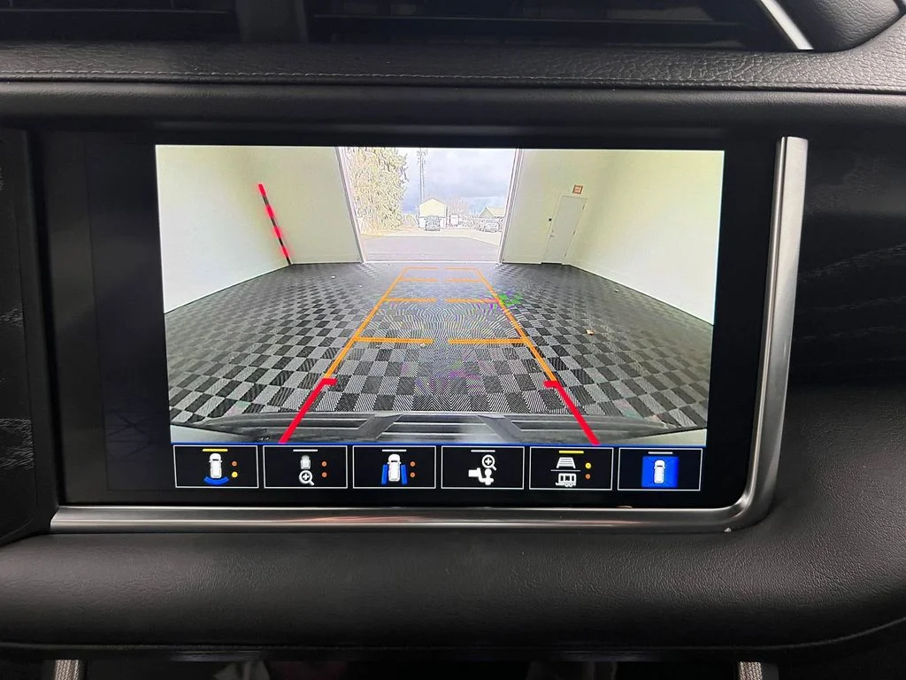 2024 GMC Yukon XL Denali - Photo 23