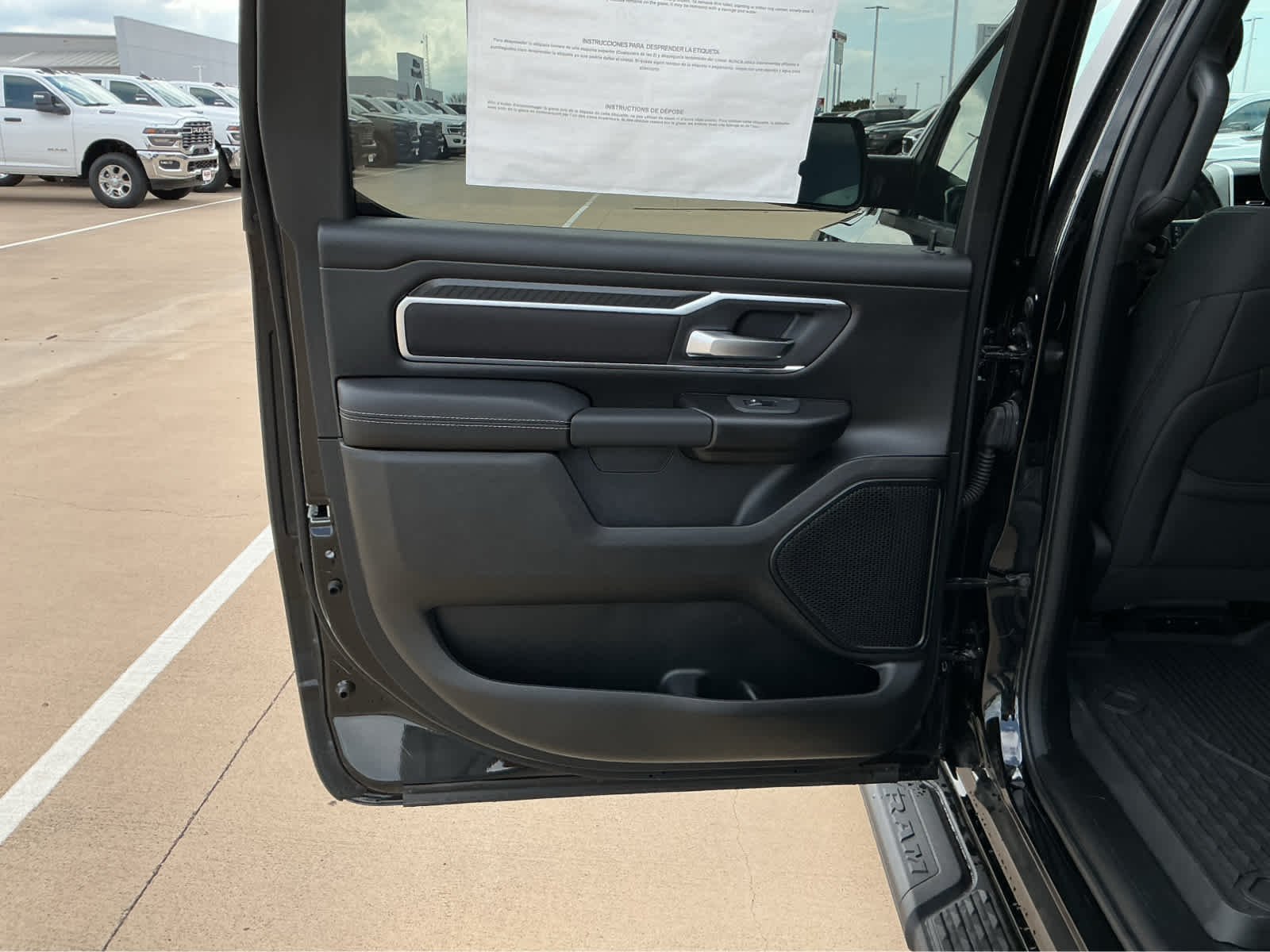 New 2026 Diamond Black Crystal Pearl-Coat Exterior Paint RAM Lone Star image 19
