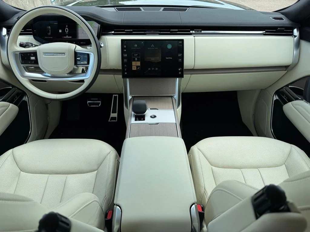 Used 2025 Belgravia Green Metallic Land Rover SE image 21