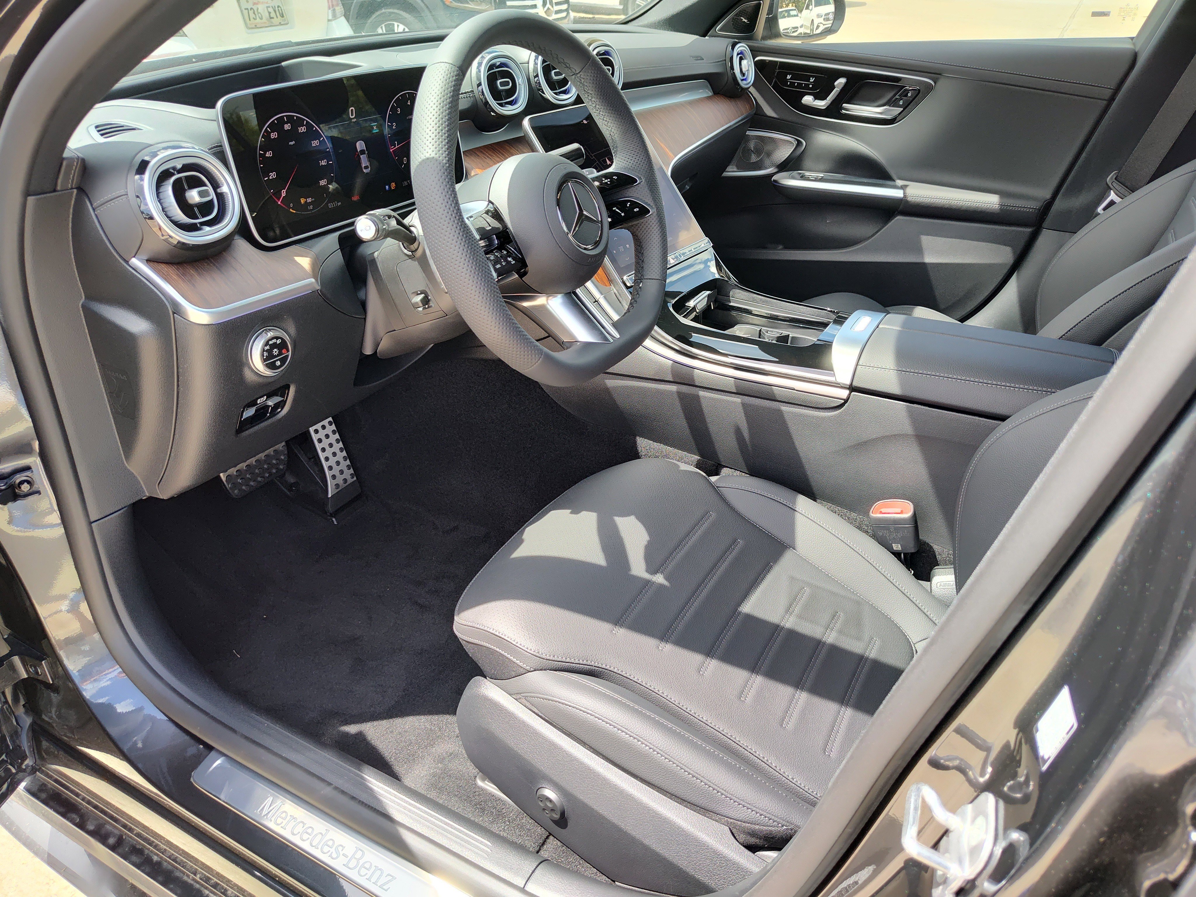 2025 Mercedes-Benz C-Class Sedan C 300 - Photo 17