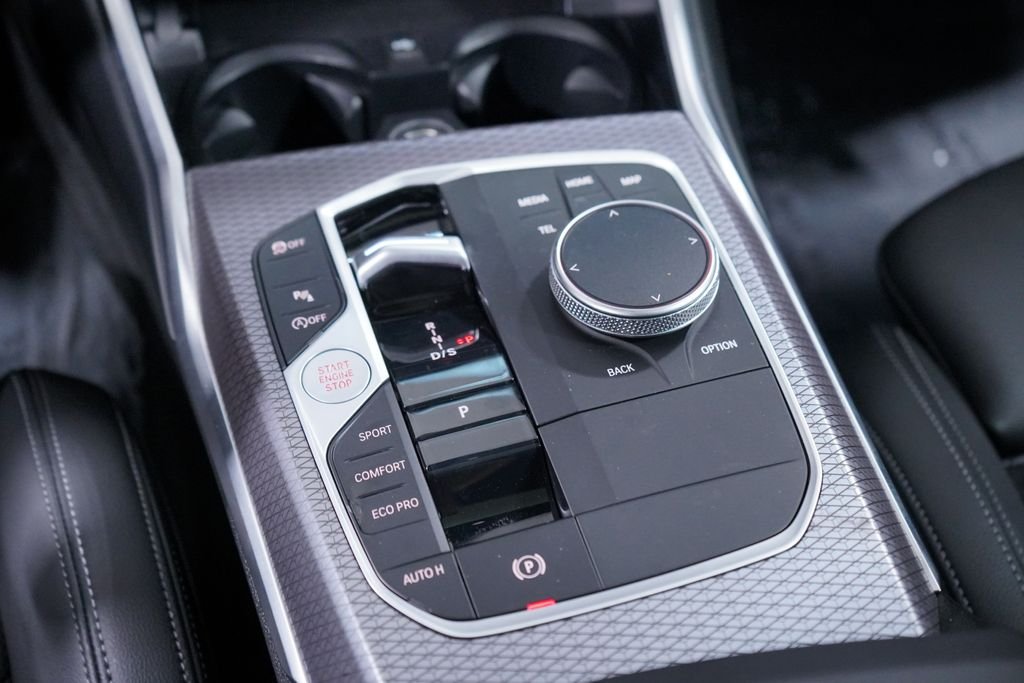 2025 BMW 3 Series 330i - Photo 12