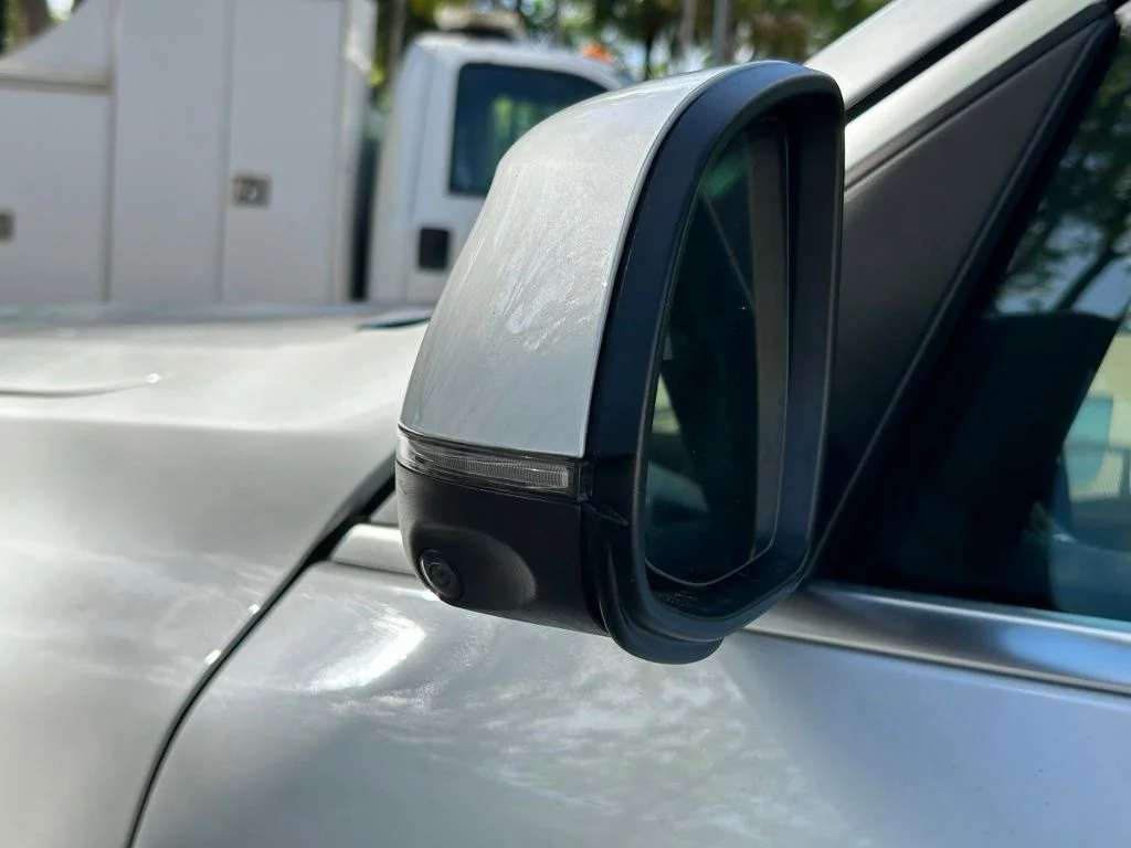 Used 2025 White BMW xDrive40i image 31