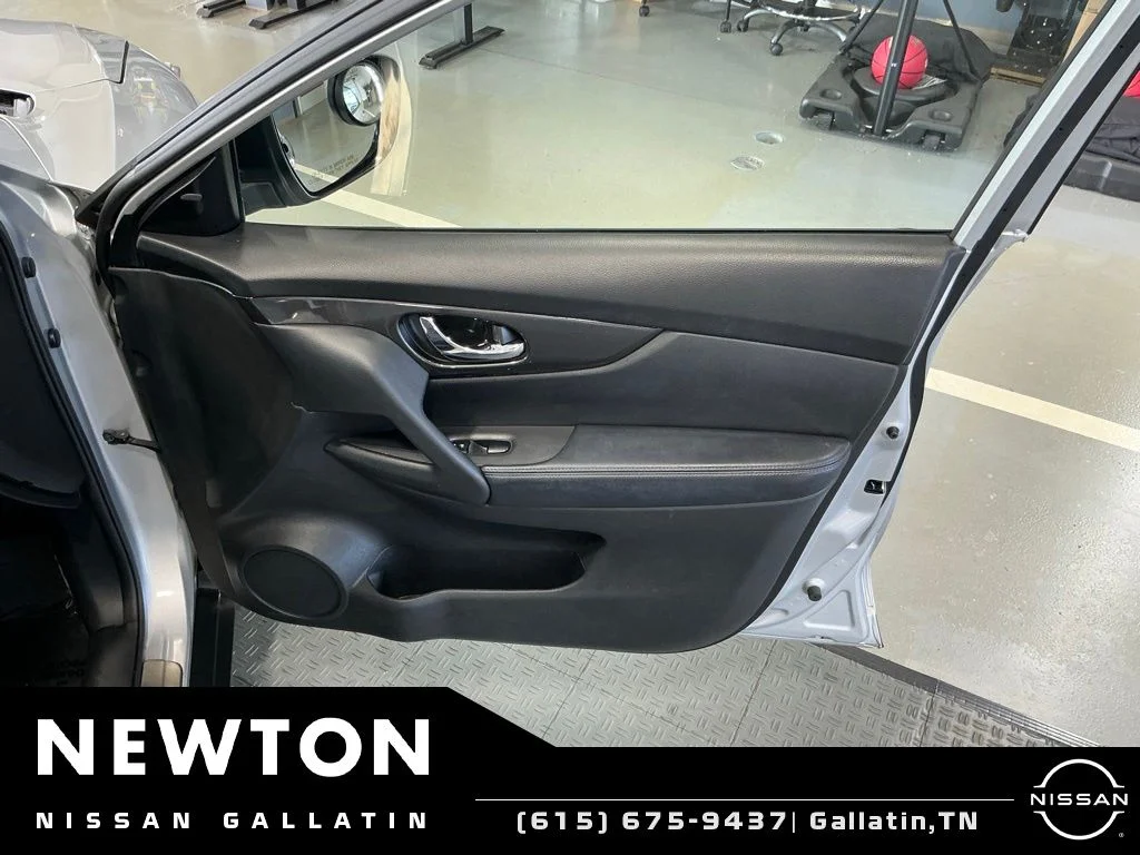 Used 2020 Brilliant Silver Metallic Nissan SV image 40